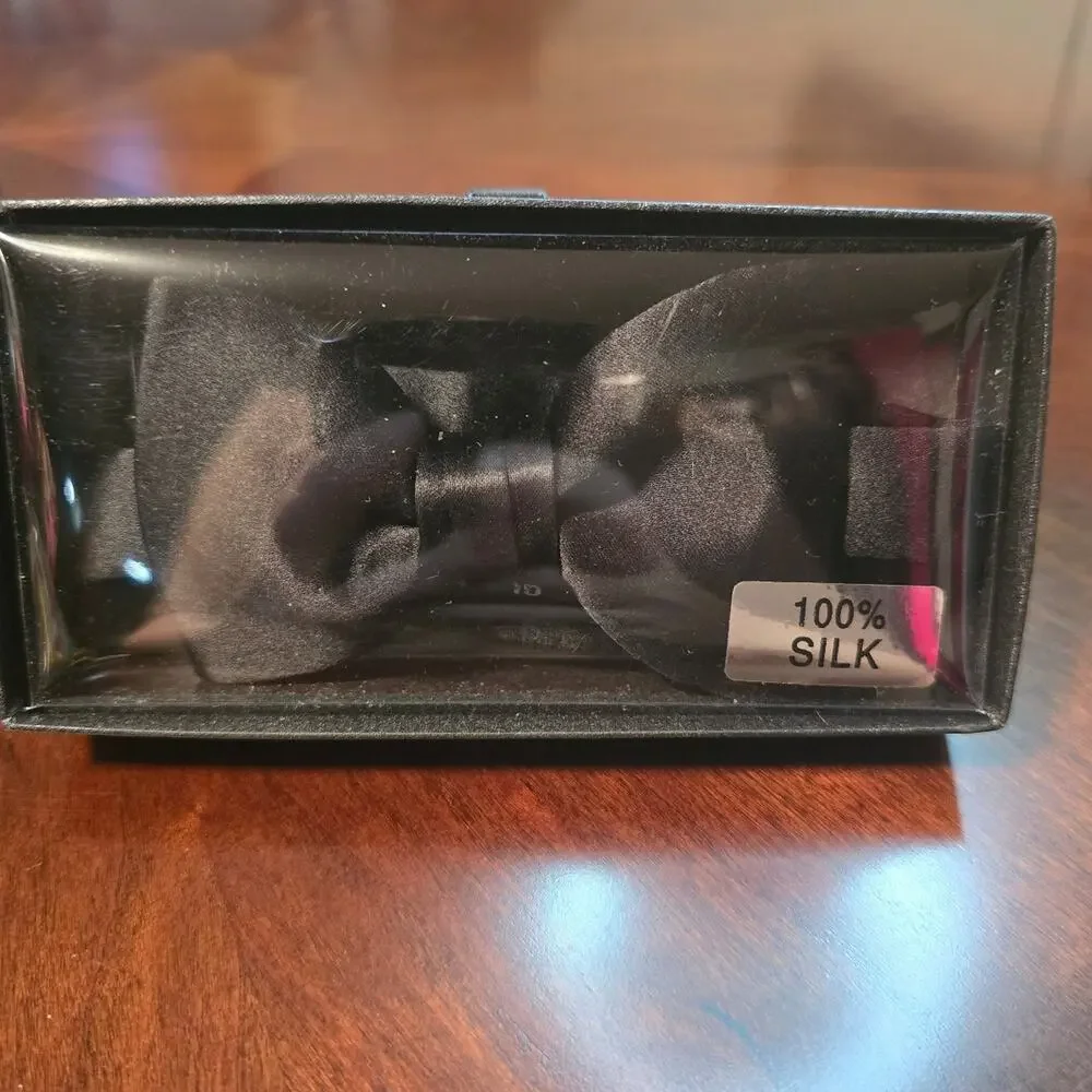 Jos. A. Bank Black 100% Silk Bow Tie in Original Packaging NWT